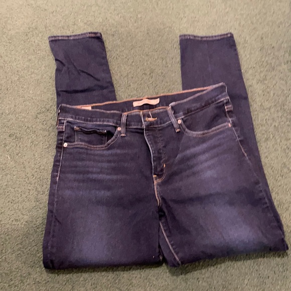 Denim- Levi’s. Size 31 - Picture 1 of 3